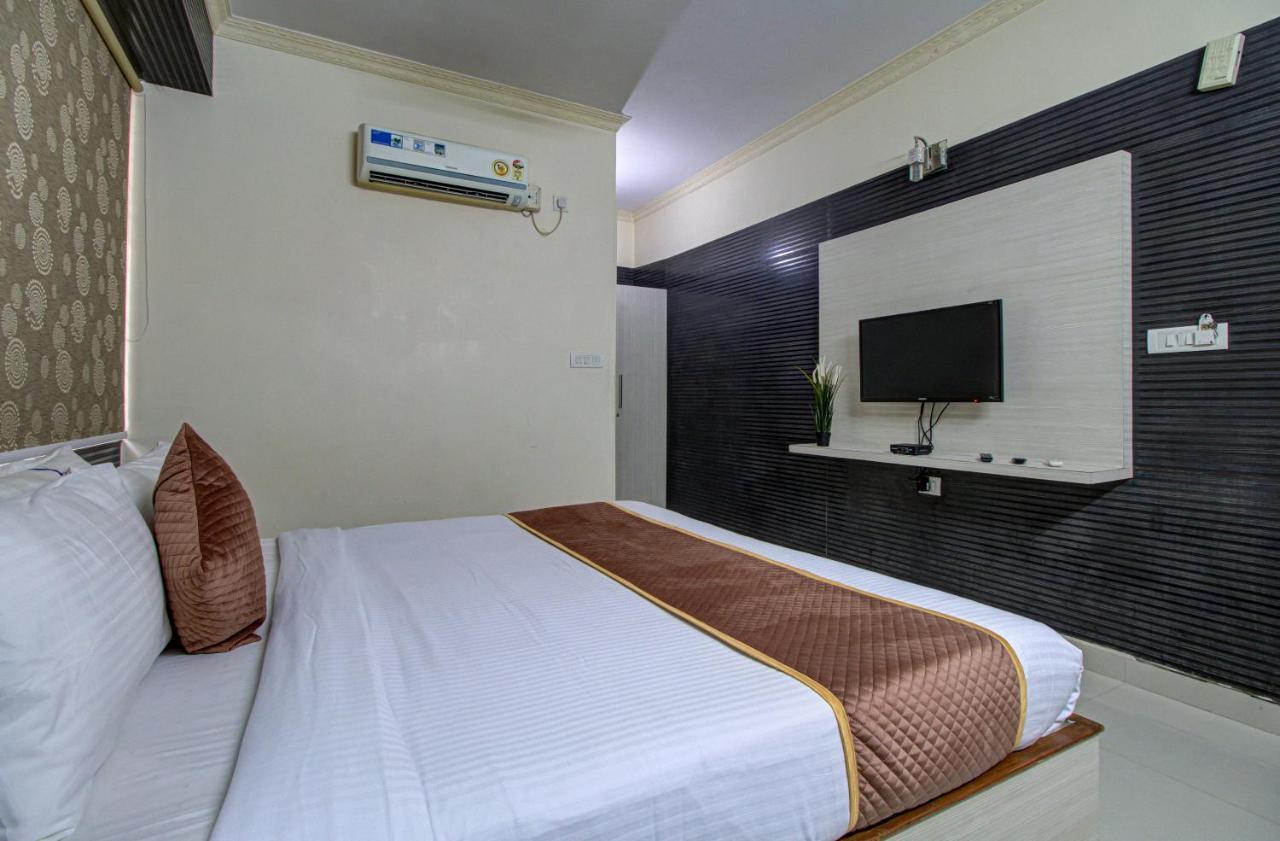 Hotel Royal Classio, บังกาลอร์ ภายนอก รูปภาพ