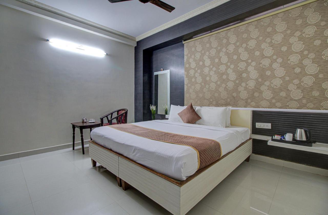 Hotel Royal Classio, บังกาลอร์ ภายนอก รูปภาพ