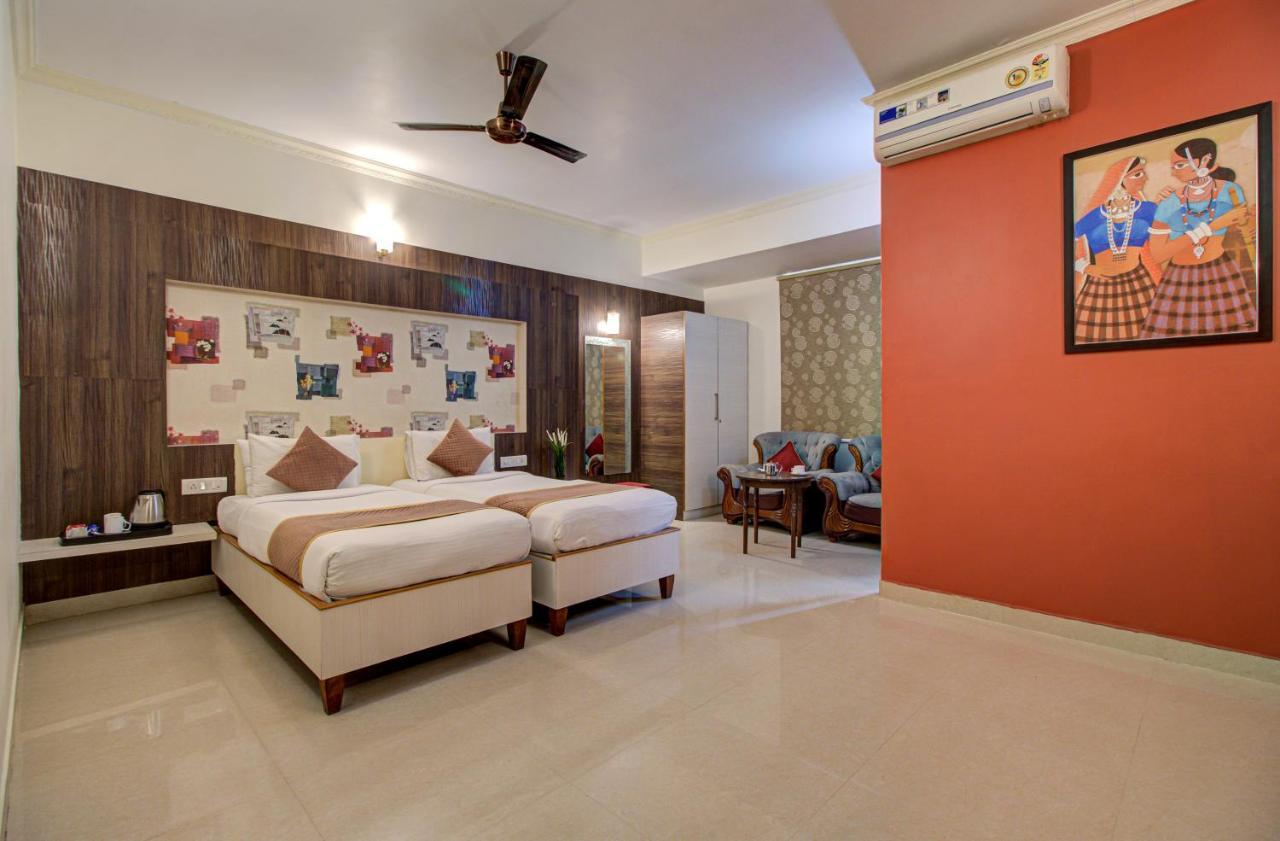 Hotel Royal Classio, บังกาลอร์ ภายนอก รูปภาพ