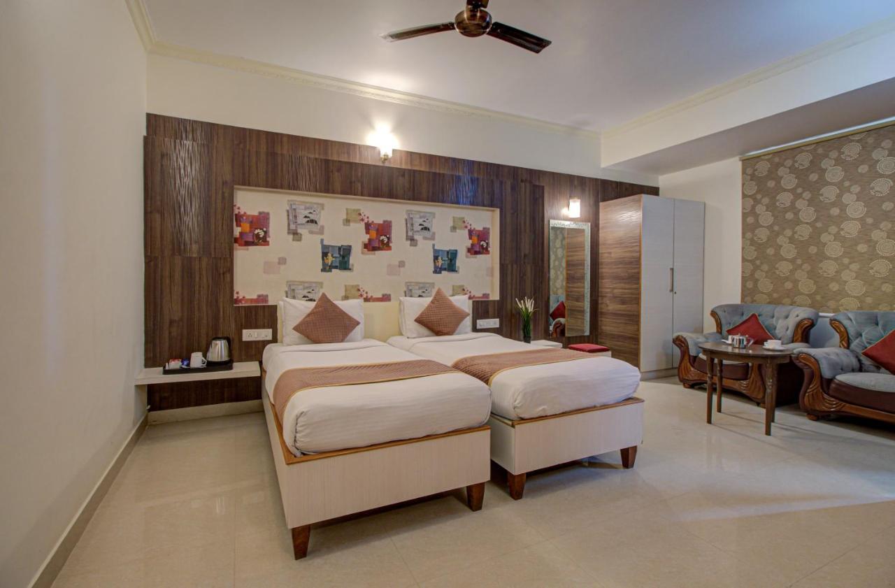 Hotel Royal Classio, บังกาลอร์ ภายนอก รูปภาพ