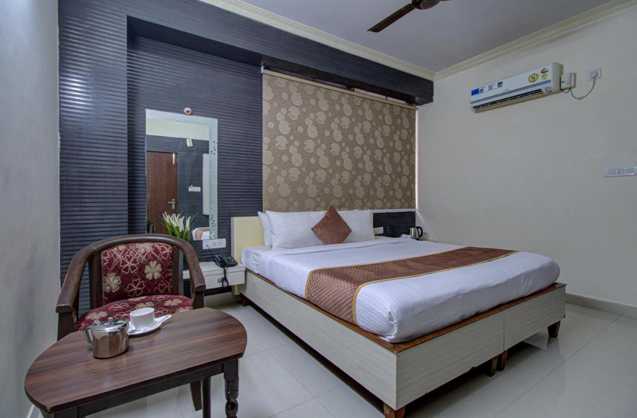 Hotel Royal Classio, บังกาลอร์ ภายนอก รูปภาพ