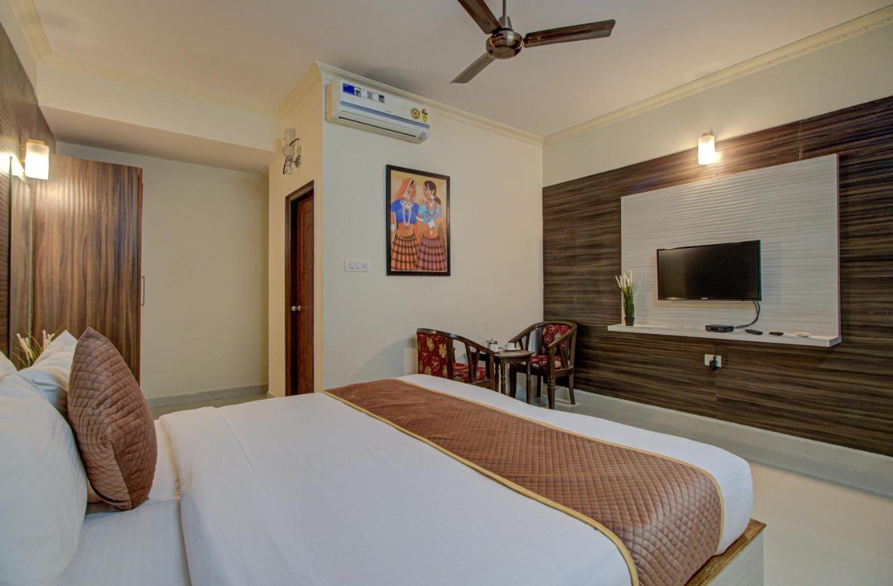 Hotel Royal Classio, บังกาลอร์ ภายนอก รูปภาพ